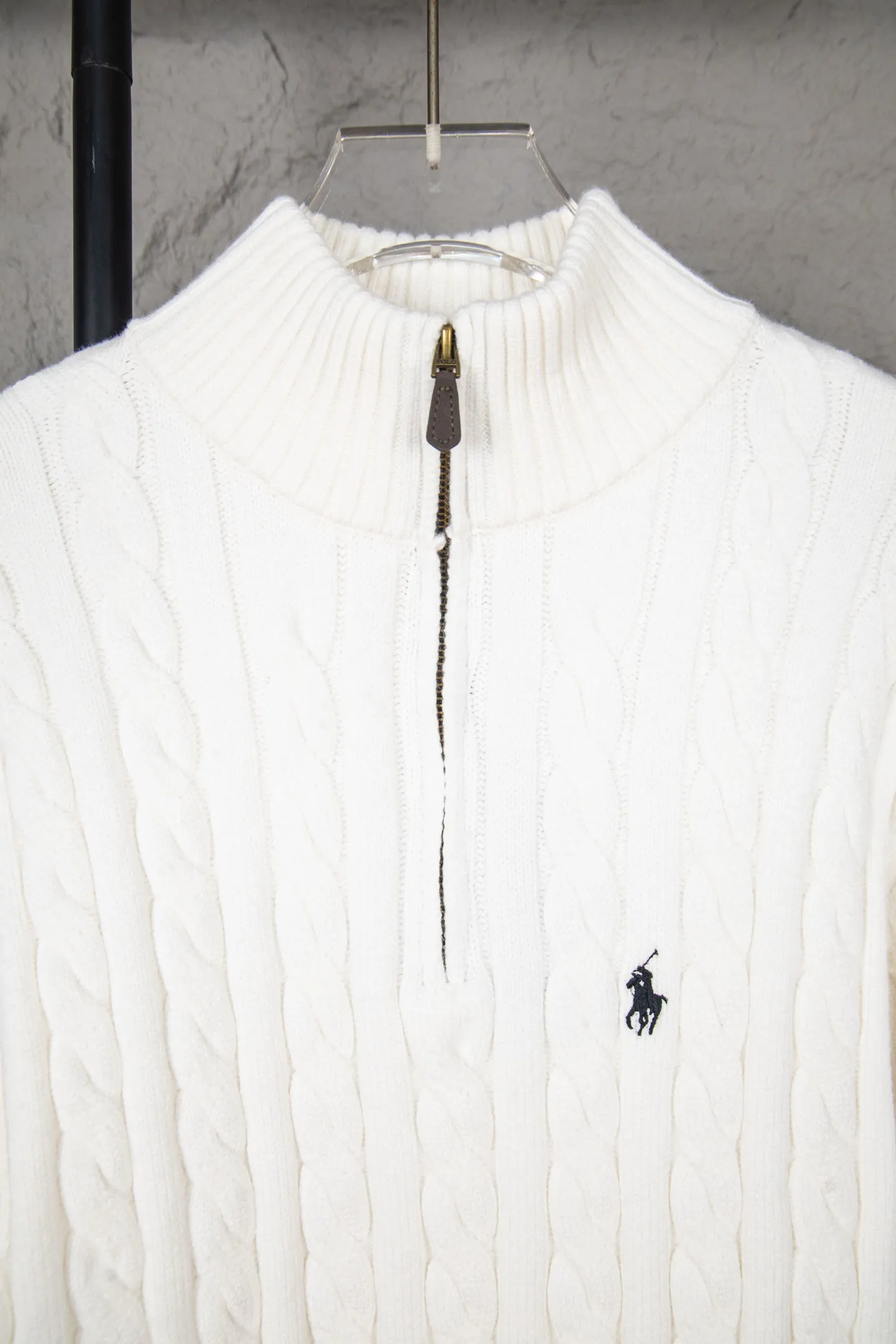 P260 2025SS Ralph Lauren Classic War Horse Small Label Half-Zip Chest Top, the same style for men and women, this year's most popular half-zip series. Made of 100% cotton. Color: Navy Blue White Gray Khaki Size: S M L XL